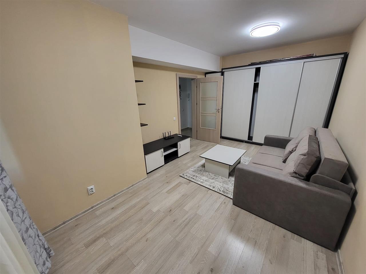 Inchiriere apartament decomandat Rezervelor 64H