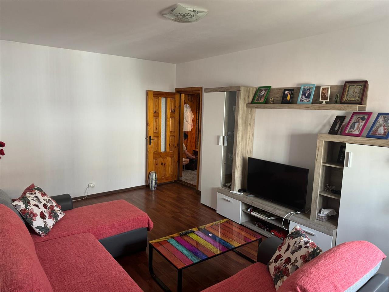 Vanzare apartament 3 camere Buza Dorobanti 2