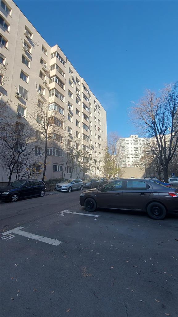 Vanzare garsoniera decomandata Dristor Baba Novac