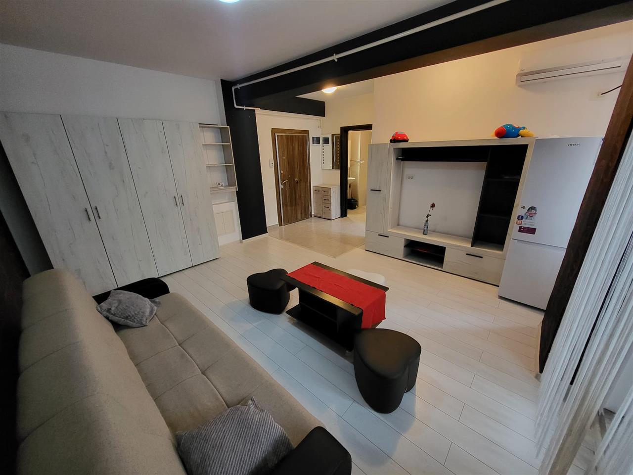 Inchiriere 2 camere Militari residence