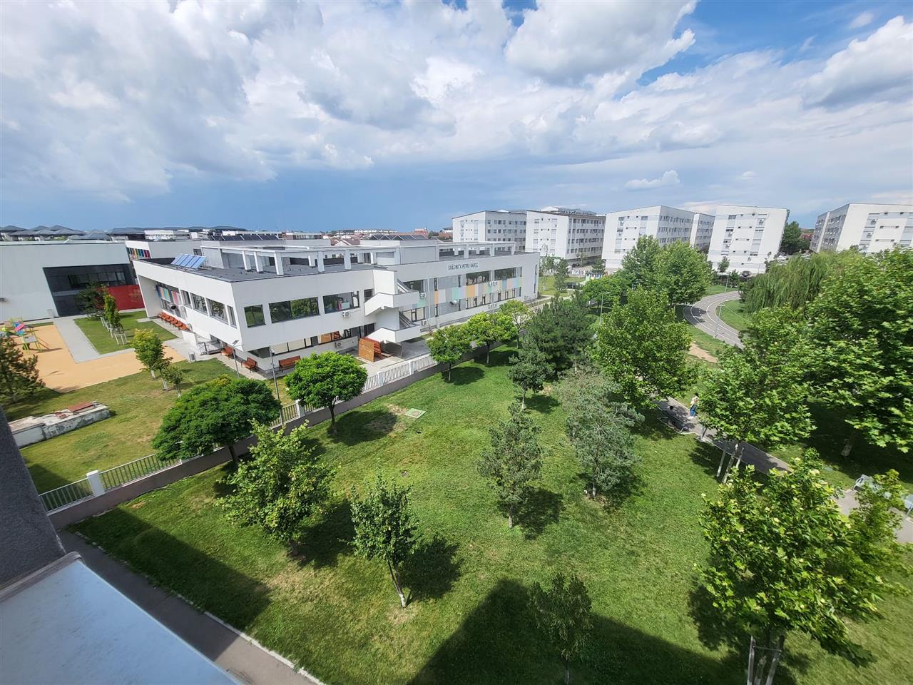 Inchiriere 2 camere decomandat Militari Residence Pet friendly