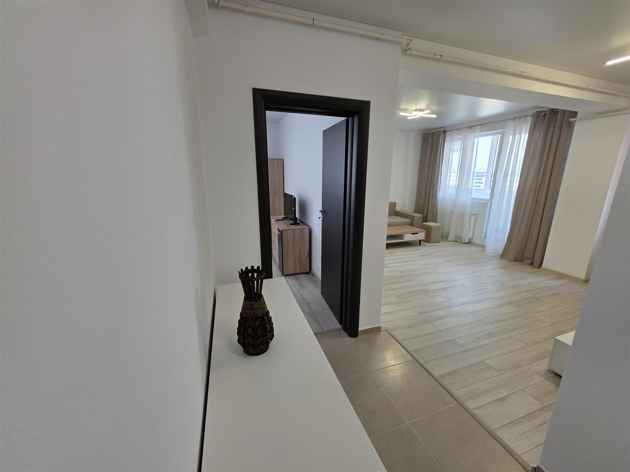 Inchiriere 2 camere Militari Residence