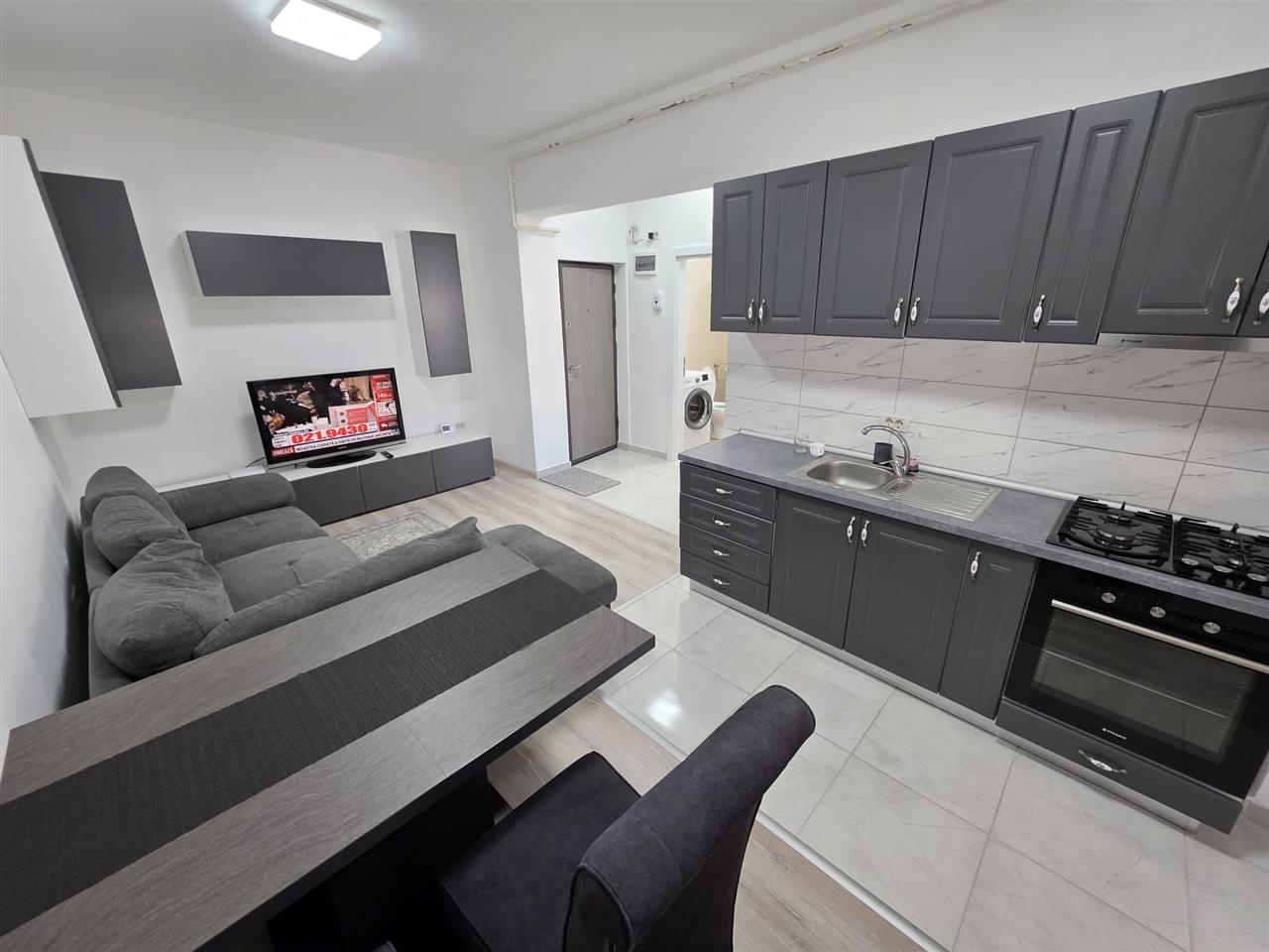 Inchiriere 2 camere Militari Residence Parcare privata